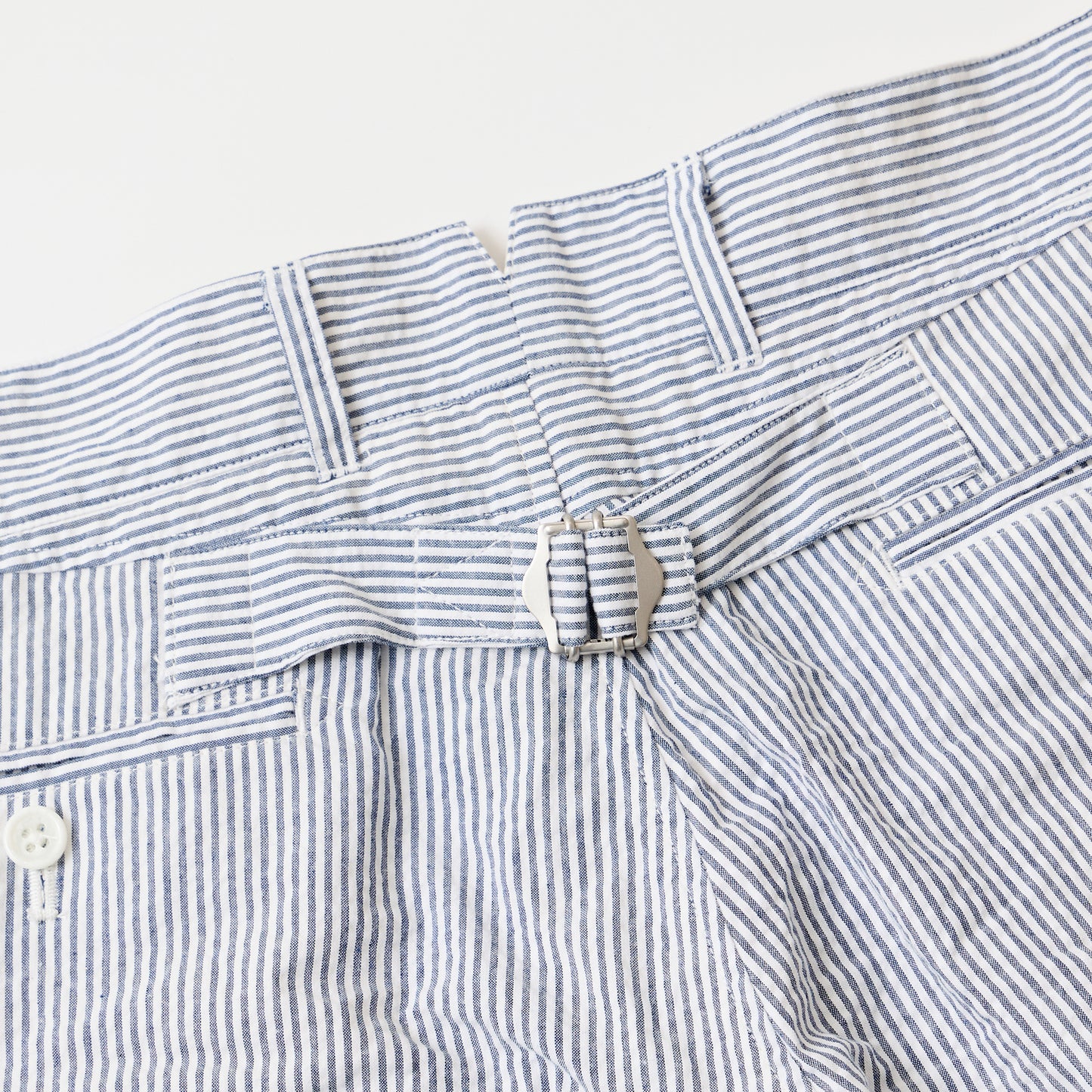 KEATON CHASE USA SEERSUCKER STRIPE BERMUDA SHORT W/BUCKLE BACK